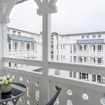 Apartment 656, Seepark *